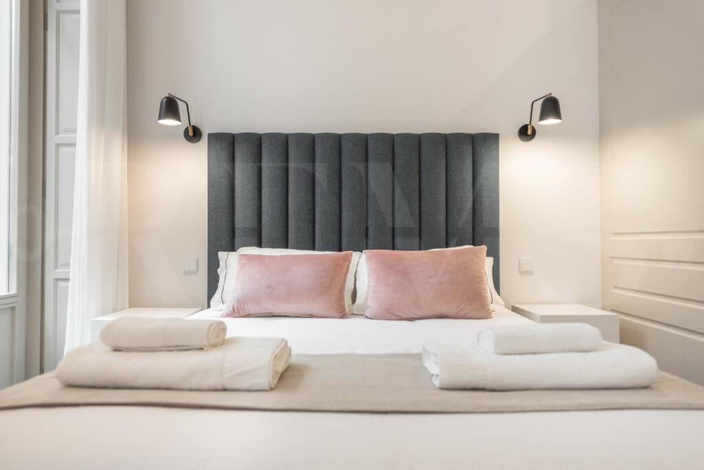Contemporary Loft In The Historic City Center By Rems Málaga Kültér fotó