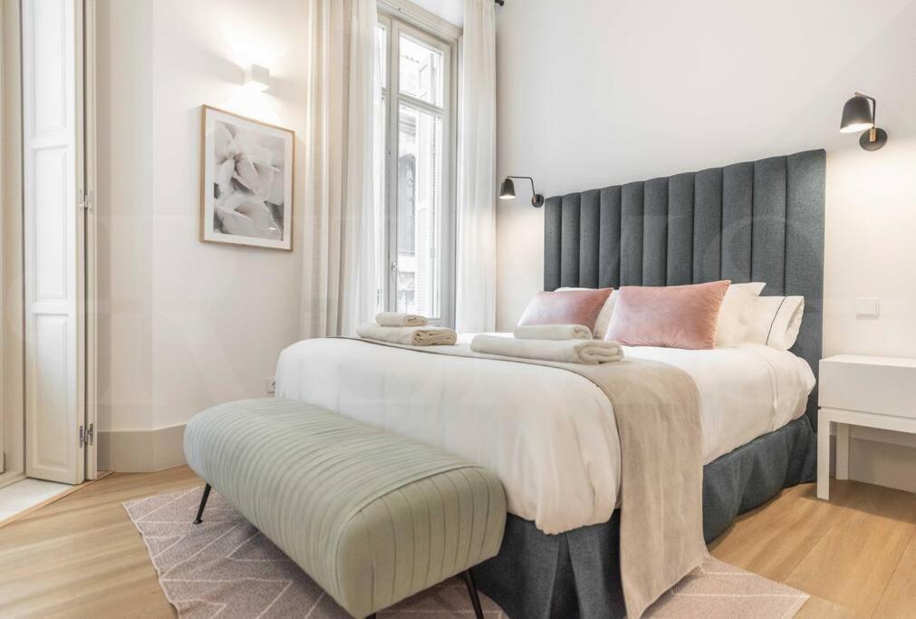 Contemporary Loft In The Historic City Center By Rems Málaga Kültér fotó